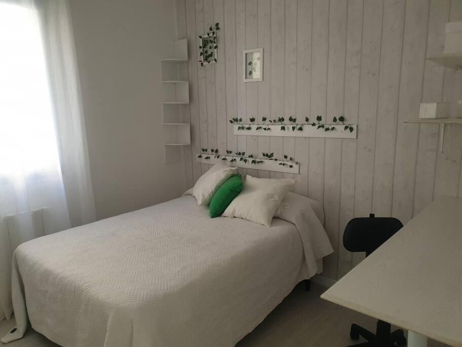 Apartamento Eguzkilore. Logrono Luaran gambar