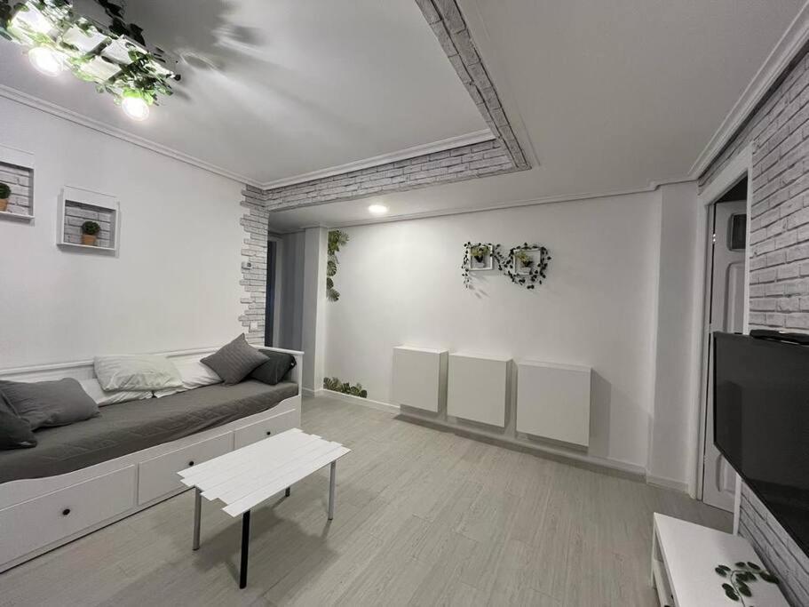 Apartamento Eguzkilore. Logrono Luaran gambar