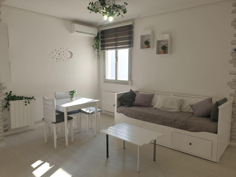 Apartamento Eguzkilore. Logrono Luaran gambar