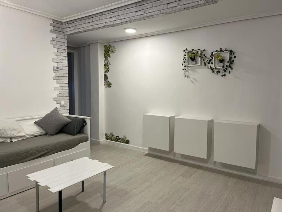 Apartamento Eguzkilore. Logrono Luaran gambar